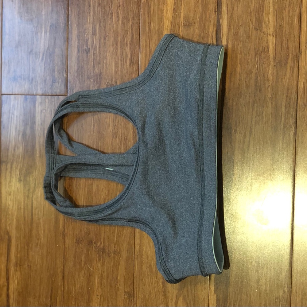 Ivivva sports bra ( lightly used )